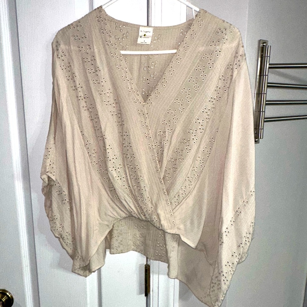Eyelet mixed blouse